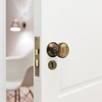 Victorian Ringed Antique Brass Mortice Door Knob Kit - 80mm Sashlock - tradefit - 5